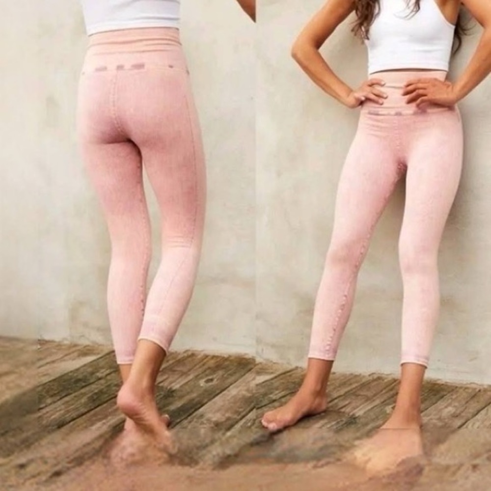 FREE PEOPLE Happiness Runs Seamless Leggings‎